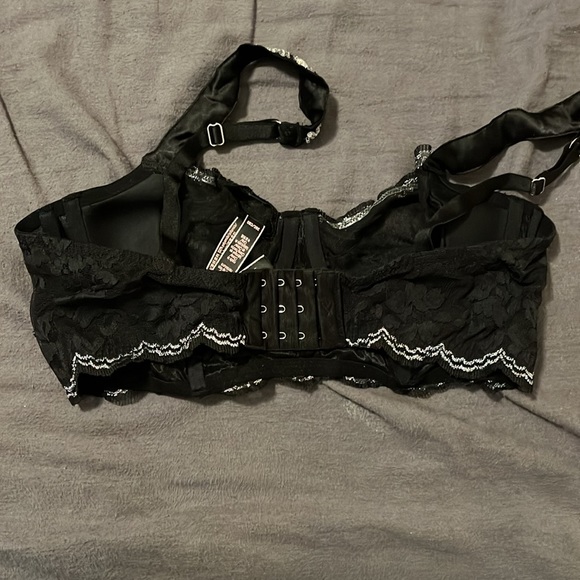 VS bra - Picture 4 of 4